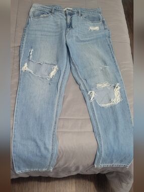 Light Blue Distressed Women’s Jeans